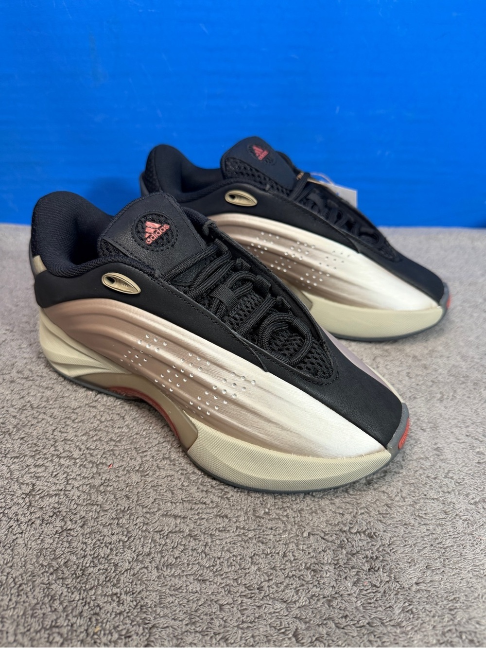 Adidas nova infinity 002
Brand new